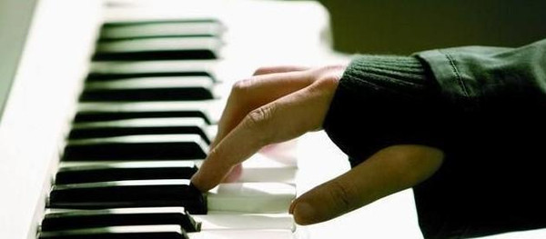 先学了电子琴再学钢琴的问题，要注意这些问题