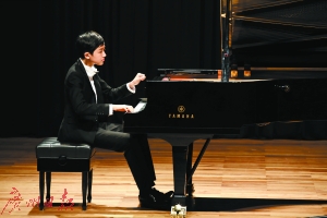 钢琴少年载誉归来 廖天驹再度奏响星海