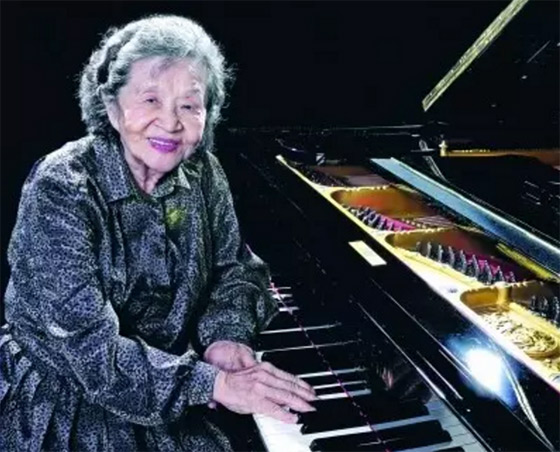 中国第一代钢琴家巫漪丽