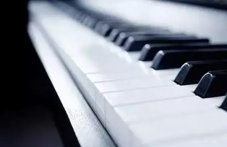 怎样清理钢琴键盘？