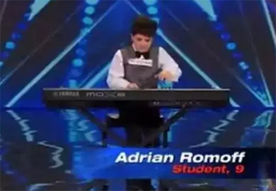 9岁钢琴神童Adrian Romoff，简直开挂！