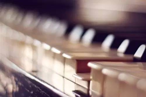 如何把握钢琴演奏中的情感表达？