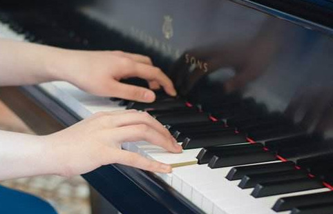 钢琴的分手练习与掌握技巧