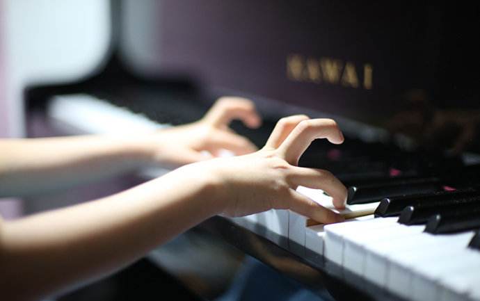 学钢琴：先理解音乐，还是先学习技能？
