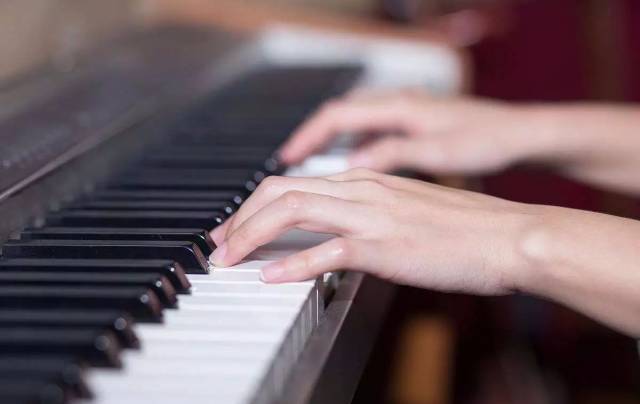如何提高钢琴基础练习的质量？