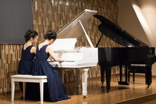 VFUN城市音乐厅:石玮石容双钢琴音乐会