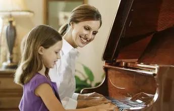钢琴启蒙老师怎么选？