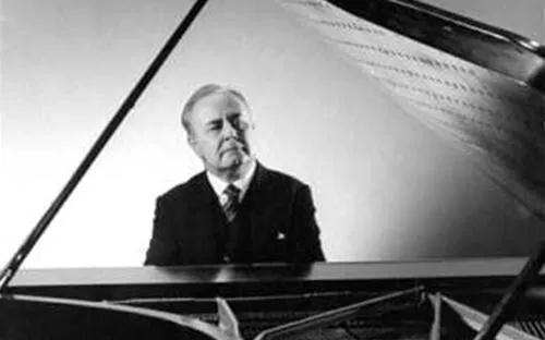 约瑟夫·霍夫曼是波兰著名钢琴演奏家、钢琴教育家
