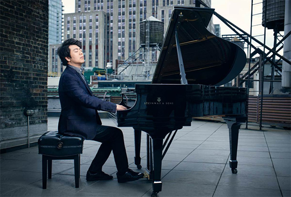 为什么钢琴家喜欢在演奏时会闭上眼睛？